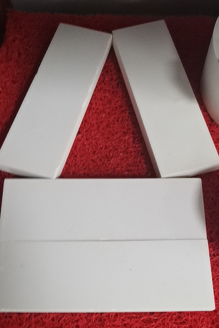 氧化铝陶瓷的基本概况及应用介绍